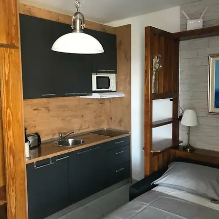 Lokvice Apartment *