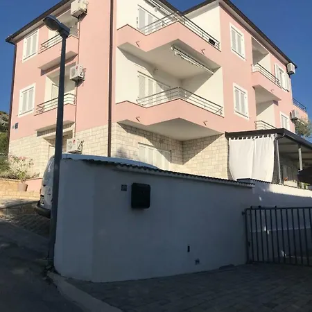 Apartment Lokvice *